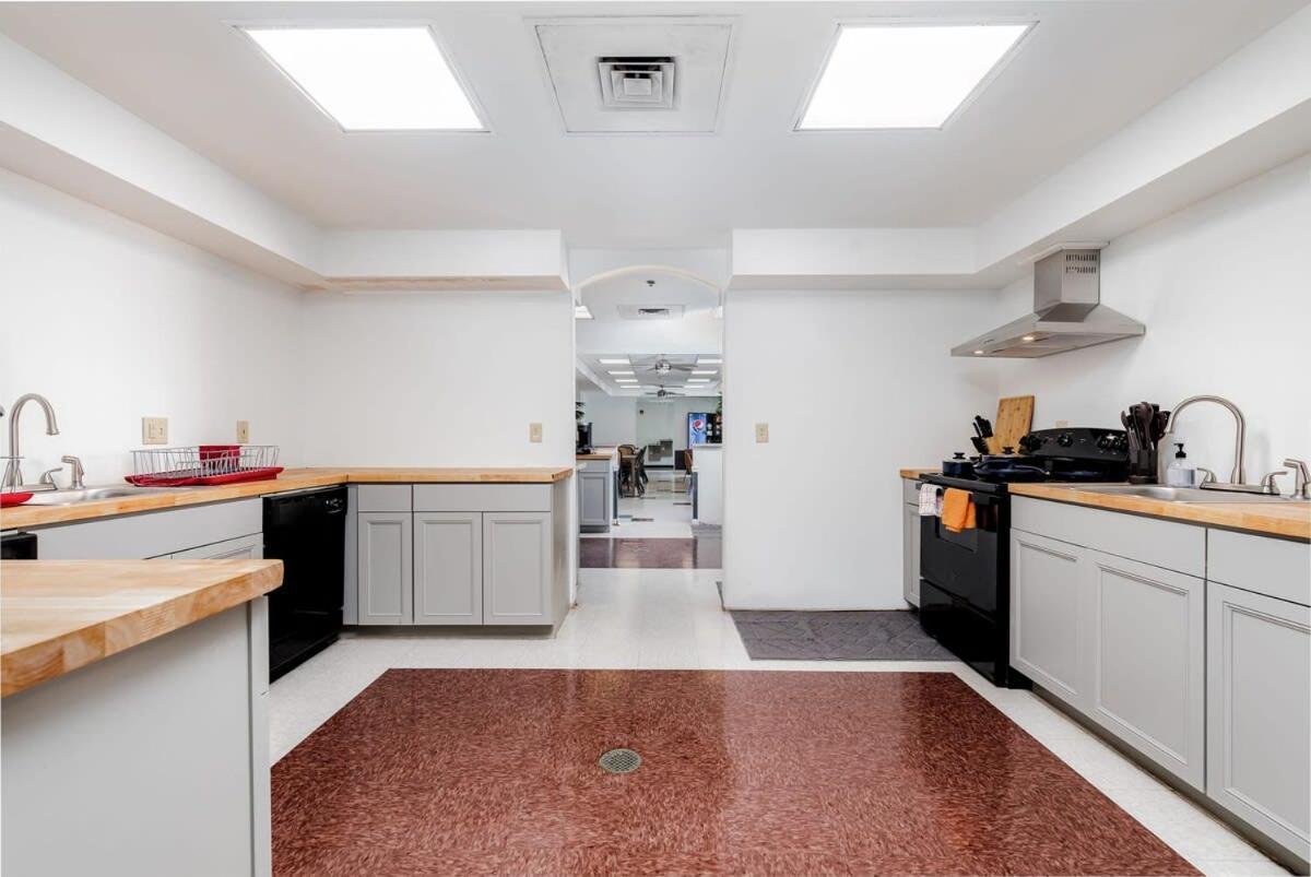 Cozysuites Cwe King Suite With Parking! Tower Grove Exterior photo